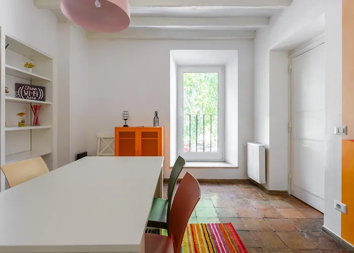 Historic Center - Navona Luxe Haven - Elevator, Soundproof & Netflix *